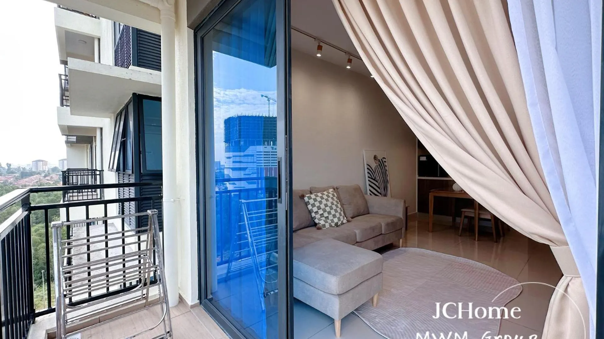 Central Park Stay Chill, Stay Here Netflix House Jchome By Mwm Johor Bahru 0*,